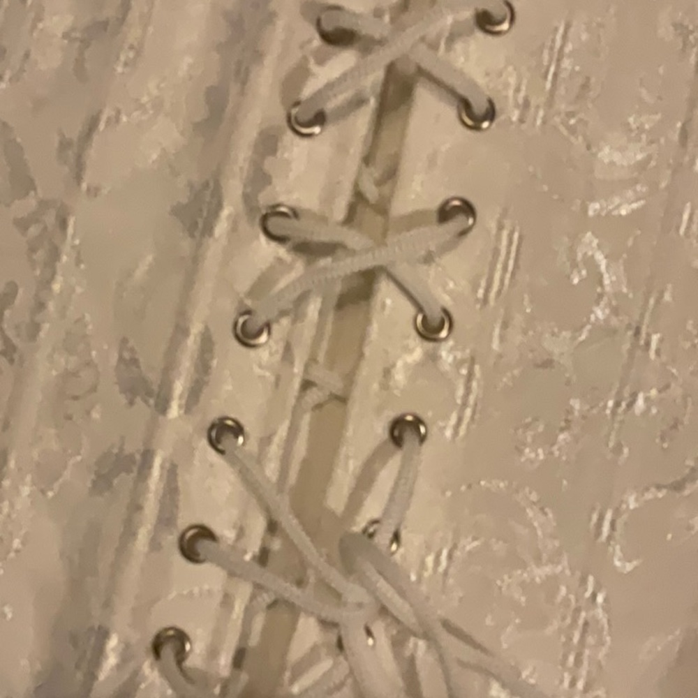 Pure White Brocade Waist Cinching Lace Up Corset - Picture 4 of 5